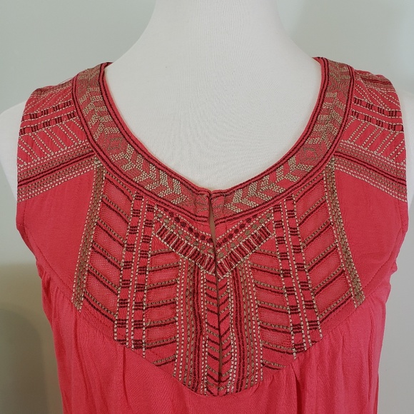Bobeau Coral Embroidered Sleeveless Blouse NWOT - Picture 3 of 6
